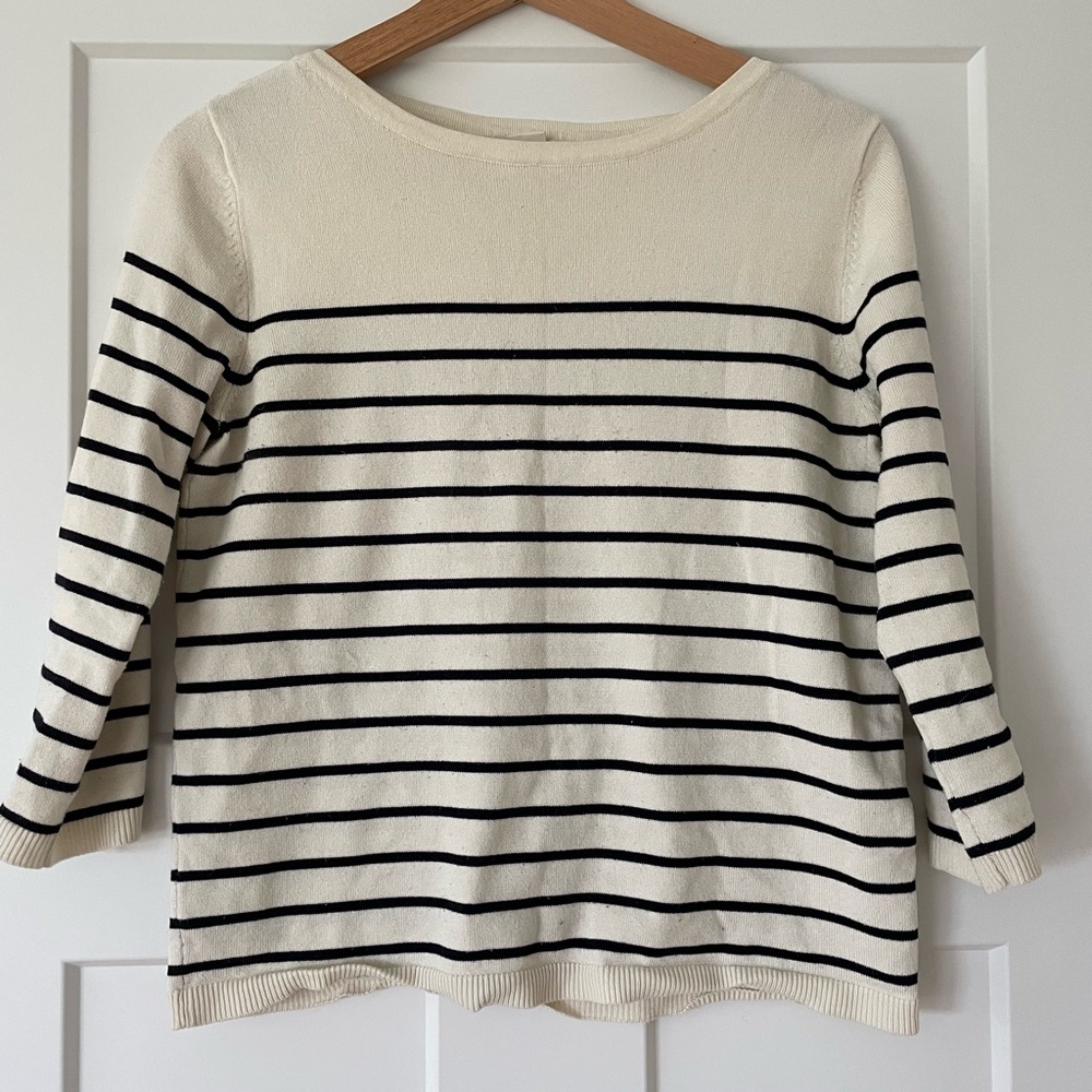 H&M 3/4 length sleeve knit boatneck shirt.